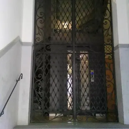 Charming Family With Private Garage Apartmán *