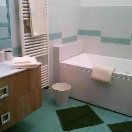 Charming Family With Private Garage Florencie