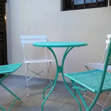 Charming Family With Private Garage Apartmán